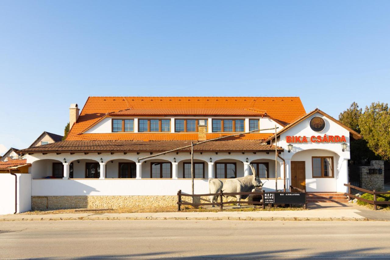 Bed and Breakfast Oereghegyi Bika Panzio Секешфегервар Екстер'єр фото